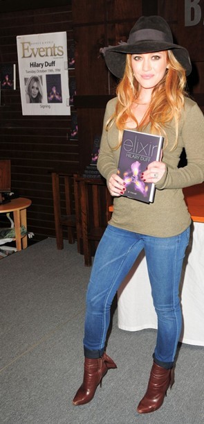 戴什么样的帽子显脸小呀?