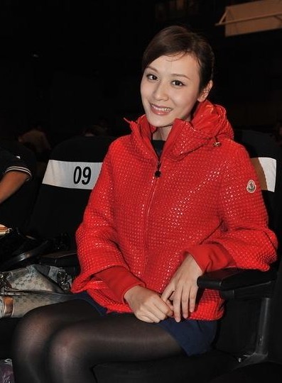 强生美瞳艾珊闪烁光彩 叶一茜神采飞扬图片